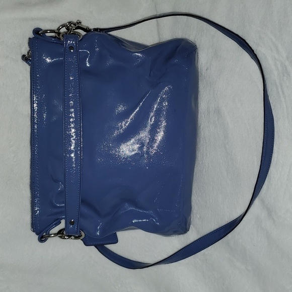 Coach Daisy Liquid Gloss Pocket Hobo Bag Pat Leather F23401 - Picture 3 of 16